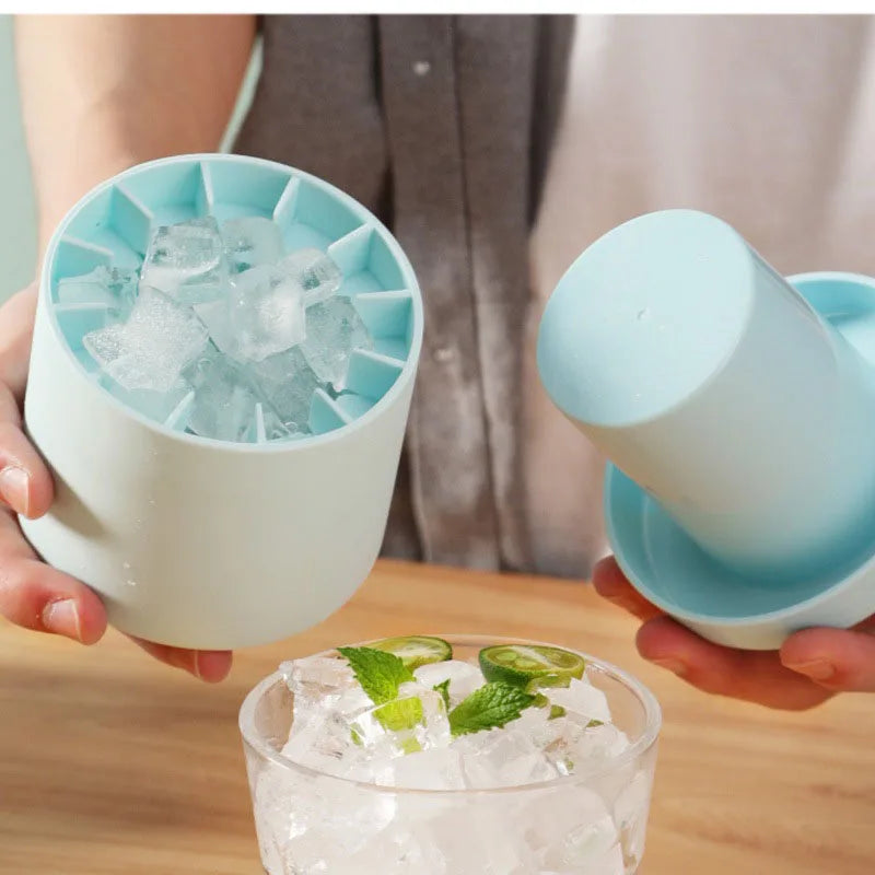 Molde de Hielo de Silicona con Vertedor – Cubitos Perfectos Sin Derrames